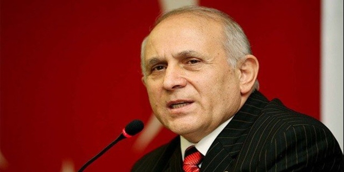 AK Parti’nin önemli isimlerinden Prof.Dr. Burhan Kuzu, AK Parti Gümüşhane