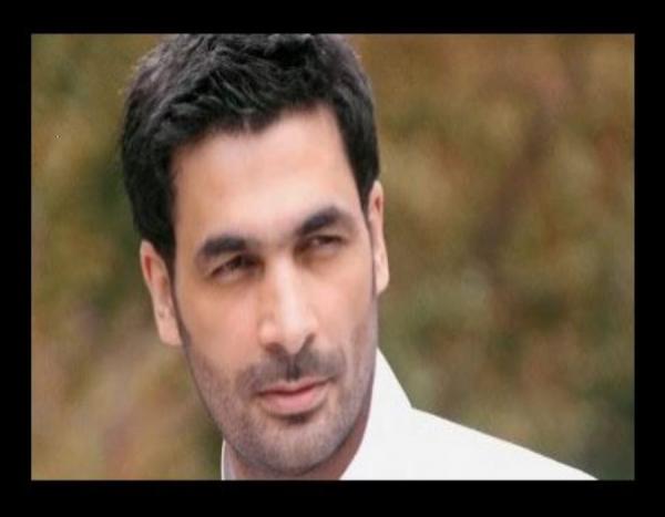 Gümüşhane’de devam eden demokrasi nöbetleri kapsamında ünlü sanatçı Uğur Işılak