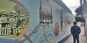 İstanbul’dan iki fotoğraf. İstanbul Çırağan  Sarayı’nın karşısındaki duvarlardan iki fotoğraf.