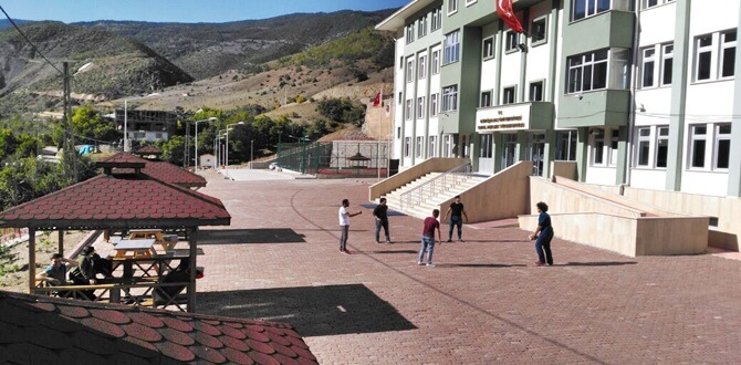 Gümüşhane Üniversitesi Torul Meslek Yüksekokulu çevre düzenleme ve açık saha
