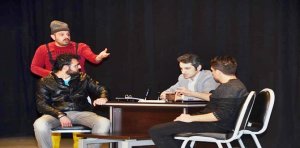 Gümüşhane Belediyesi Tiyatro Kulübü, 2016 yılının son tiyatro gösterisinde ‘Topsuz