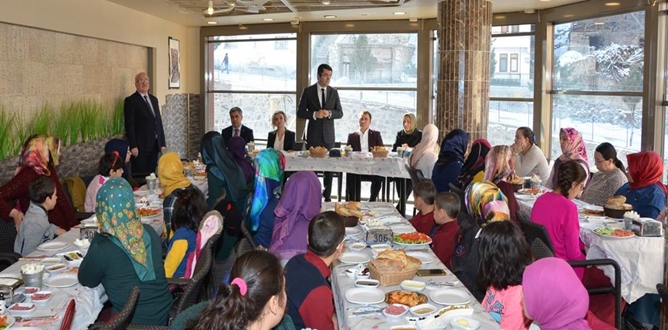 Gümüşhane Valisi Okay Memiş ve eşi Sibel İnci Memiş, 30