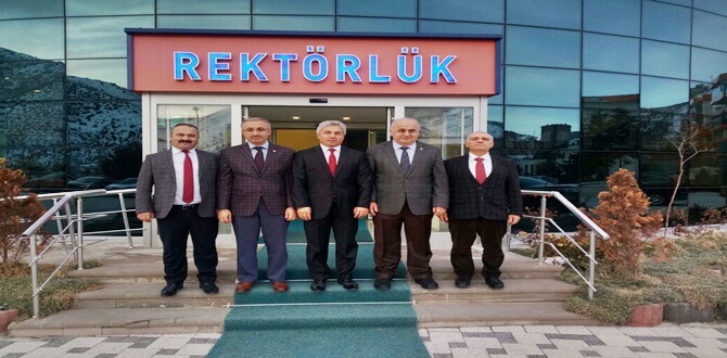 Doğu Karadeniz Bölgesinde bulunan üniversitelerin rektörleri Gümüşhane Üniversitesinde bir araya