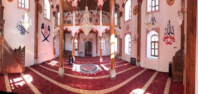 Gümüşhane’nin tarihi kenti “Süleymaniye”de yer alan Süleymaniye Camii’nin iç restorasyonu