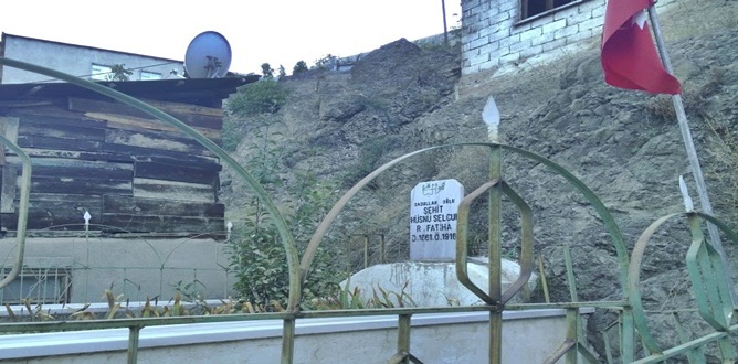 1916 Yılı sonbaharında Ruslar Gümüşhane’yi işgal eder. Rusların işgalini fırsat