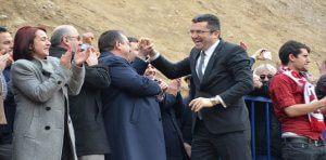 Göreve geldiği günden itibaren Gümüşhanelilerle büyük bir kaynaşma örneği gösteren