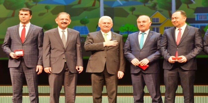 KÖSE’YE YENİ ÇÖP KAMYONU Çevre ve Şehircilik Bakanlığı’nca, Beştepe Millet