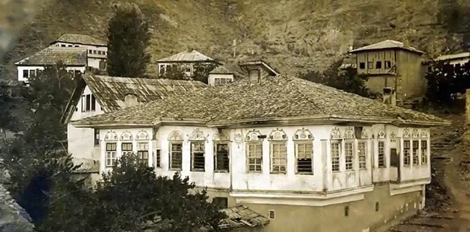 Uzun zamandır düşündüğüm ama bir türlü bilgi ,belge fotoğraf bulamadığım