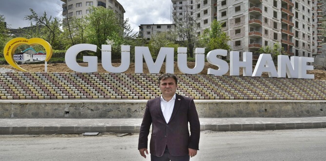 Gümüşhane Belediye Başkanı Ercan Çimen, Trabzon İstikametinden Gümüşhane’ye girişte,  Özcan