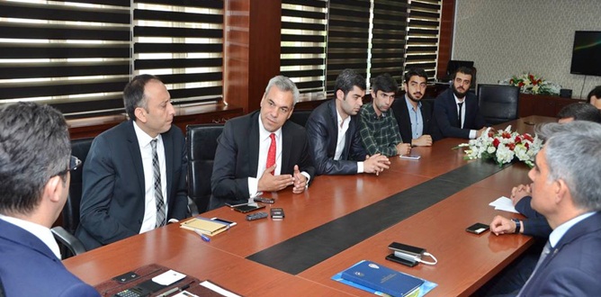 Gümüşhane Valisi Okay Memiş, Gümüşhane Üniversitesi Öğrenci Konseyi Başkanı Ali