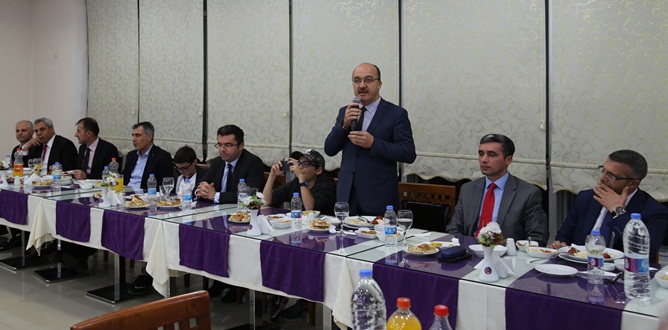 Gümüşhane protokolü, Rektör Prof. Dr. Halil İbrahim Zeybek’in verdiği iftar