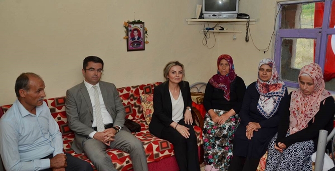 Gümüşhane Valisi Okay Memiş ve eşi Sibel İnci Memiş, 16