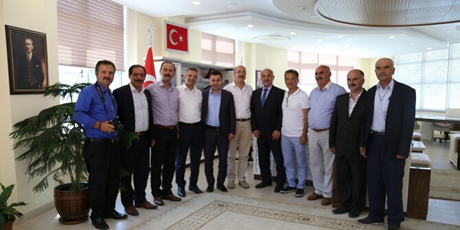 Gümüşhane Köse İlçesi Kaymakamı Mustafa Duruk beraberinde Köse Belediye Başkanı