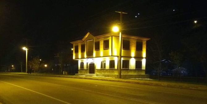 Gümüşhane  Belediyesi tarafından şehrin muhtelif mahallelerinde yapımına başlanan “Muhtar Evleri”