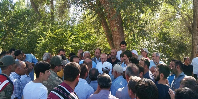 Gümüşhane Merkez ilçe Arzularkabaköy Beldesi sakinleri, beldelerinde kurulu olan  çimento