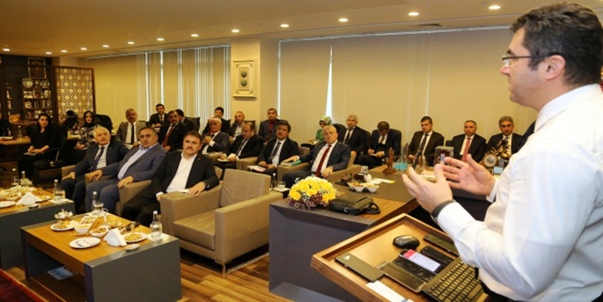 Gümüşhane’de kamu kurumlarının il merkezine yapacağı yatırımlarla ilgili olarak Vali