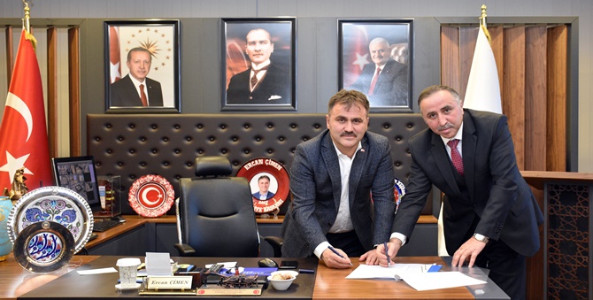 Gümüşhane’nin kent merkezine bağlı Özcan Mahallesi’ndeki tapu sorunu çözüme kavuşturuluyor.