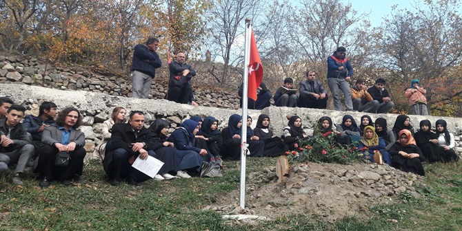Geçtiğimiz yaz, okullar kapandıktan sonra görev yaptığı Şanlıurfa’dan memleketi Gümüşhane’ye