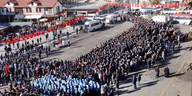 Gümüşhane’de 2 Kasım 2017 Perşembe günü akşamı yol kontrolü yaptığı