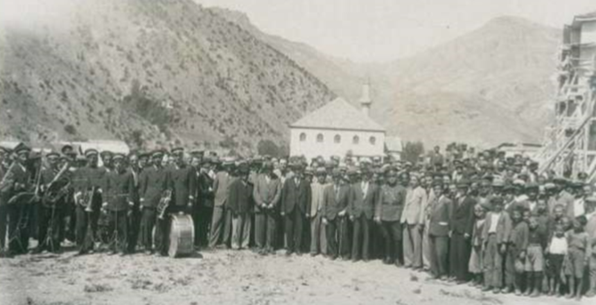 Araştırmacı, Eğitimci Yazar Niyazi Karabulut Gümüşhane’ye ait İstanbul Büyük Şehir