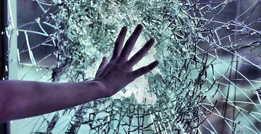 HASAN PİR’İN KÖŞE YAZISI Bir ayna dükkanında antika bir aynanın