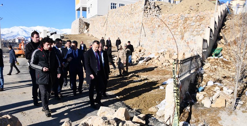 Gümüşhane Valisi Kamuran Taşbilek, yapımı devam Şiran Fen Lisesi İnşaatında