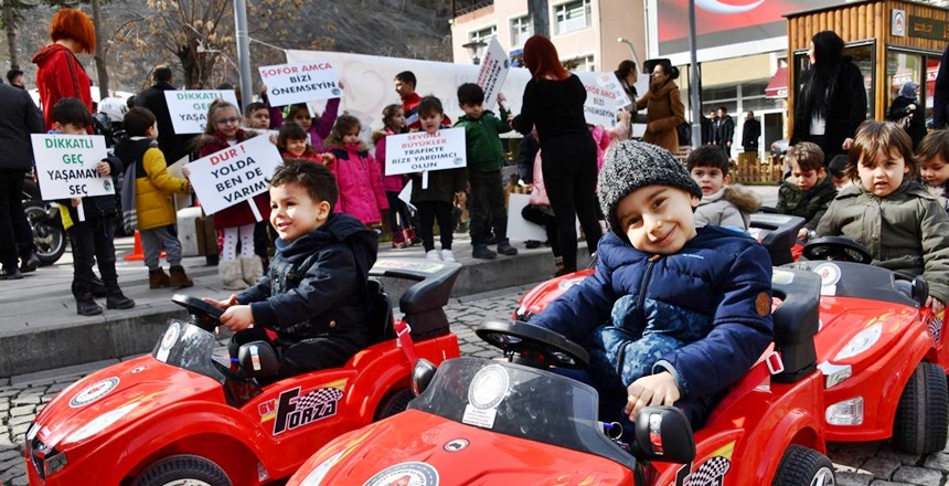 İçişleri Bakanlığı, trafikte yaya önceliği bilincinin oluşturulması ve yaya geçitlerinin