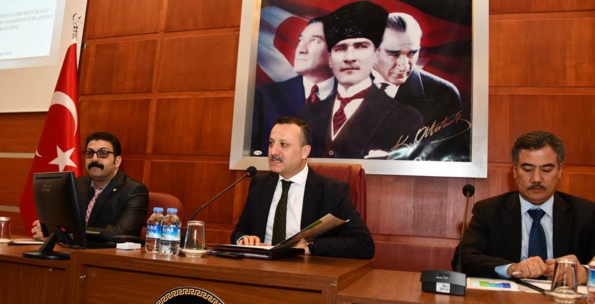 Gümüşhane Milli Eğitim Danışma Komisyonu Vali Kamuran Taşbilek başkanlığında 21