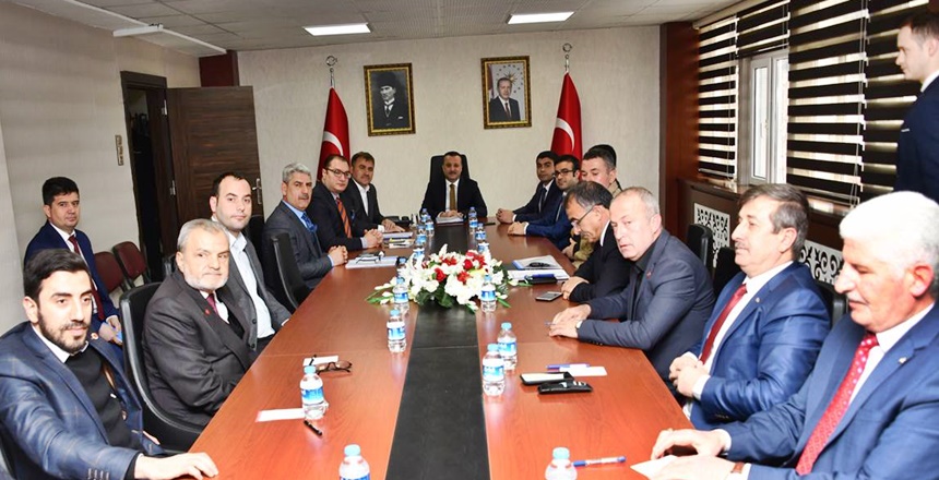 Gümüşhane’de Vali Kamuran Taşbilek başkanlığında seçim güvenliği toplantısı gerçekleştirildi. Toplantıya