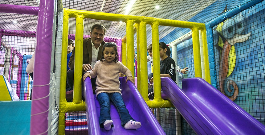 Başkan Çimen: “Seçim sürecince olduğumuz için oyun merkezinin masraflarını Belediyemize
