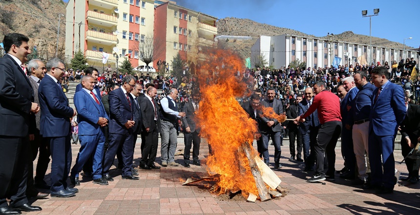 Gümüşhane Üniversitesi “Genç Girişimciler Kulübü” tarafından düzenlenen Nevruz Bayramı büyük