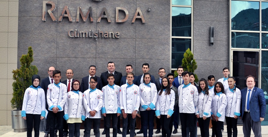 RAMADA OTEL İLE İŞBİRLİĞİ PROTOKOLÜ İMZALANDI Gümüşhane Zigana Mesleki ve