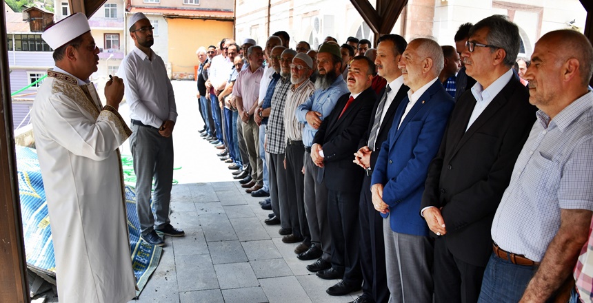 Tüm Türkiye’de olduğu gibi Gümüşhane’de de Mısır’ın seçilmiş ilk Cumhurbaşkanı