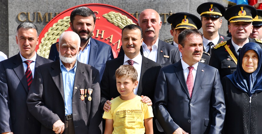 Gümüşhane’de 30 Ağustos Zafer Bayramı’nın 97.yıldönümü törenlerle kutlandı. 30 Ağustos