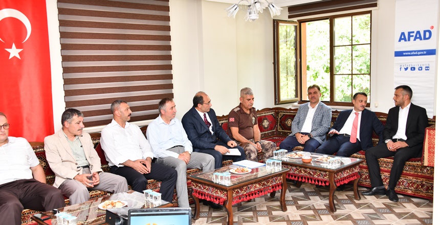 Afetlere Hazırlık Yılı Etkinlikleri Kapsamında Bilgilendirme Toplantısı mahalle muhtarlık binasında