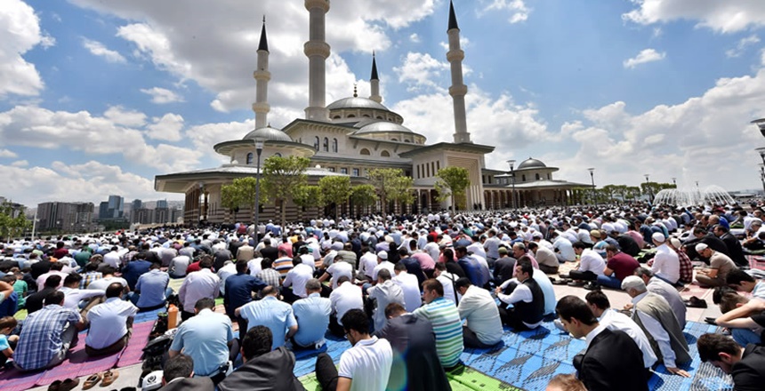 Kaynak: https://sorularlaislamiyet.com (Bu yazıda; namazlarda okunan surelerin dışındaki dualar ve