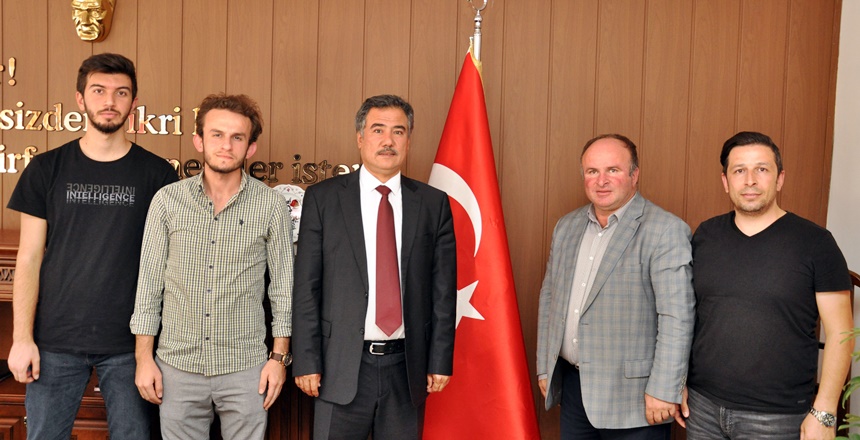 Şehit Kütüphaneleri Gümüşhane İl Temsilcisi İsa Yiğit ile Genç Memur-Sen