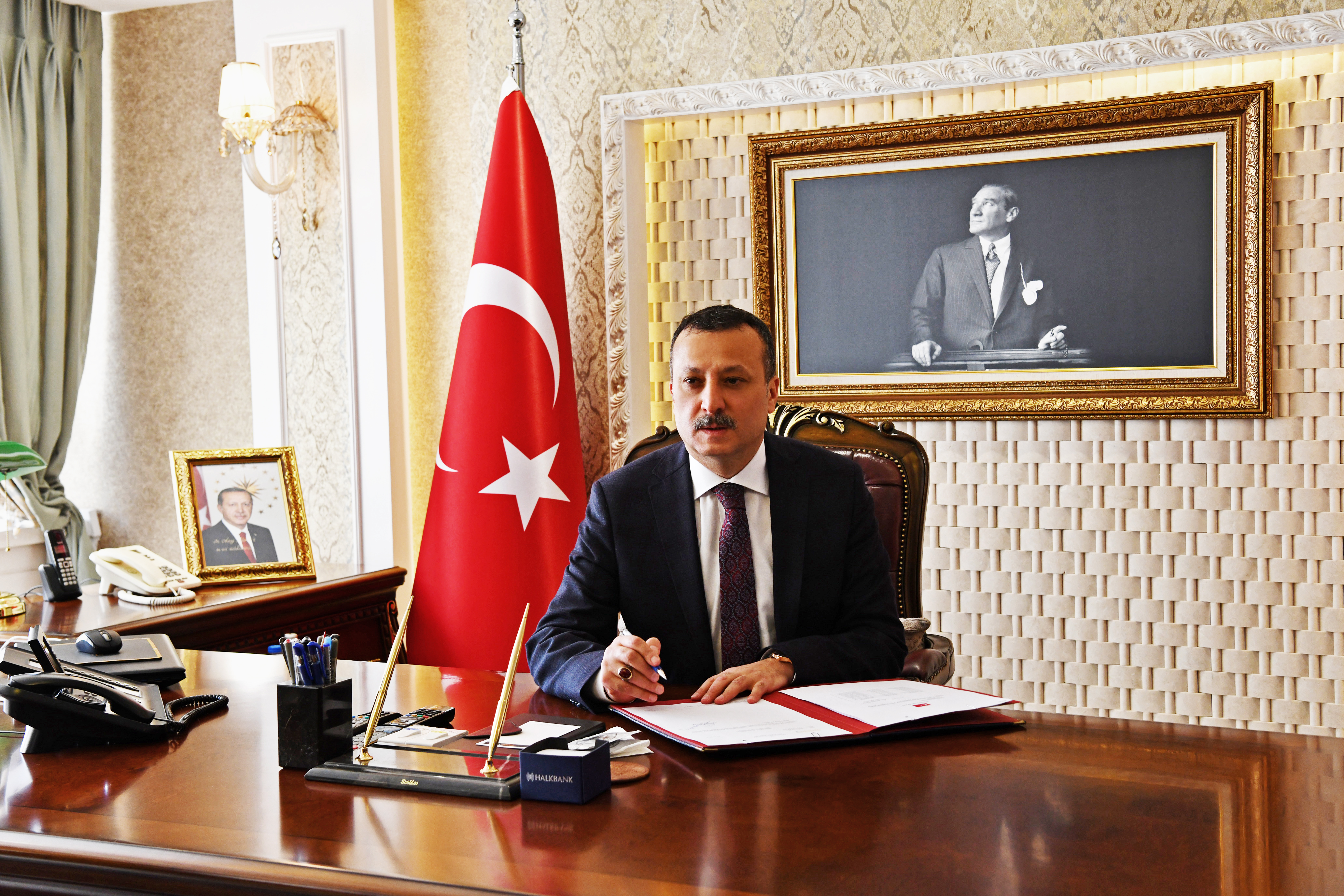 Gümüşhane Valisi Kamuran Taşbilek’in 3 Aralık Dünya Engelliler Günü münasebetiyle