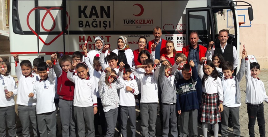 Kızılay Haftası etkinlikleri kapsamında Gümüşhane Aysın Rafet Ataç İlkokulu’nun &nbsp;veli