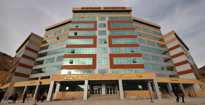 Açıldığı günden bugüne hem Gümüşhane Üniversitesi’ni  hem de Gümüşhane’yi dış