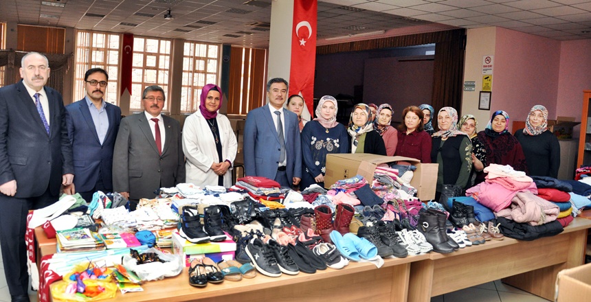 Gümüşhane Halk Eğitimi Merkezi El Sanatları Öğretmeni Arzu Atay ve