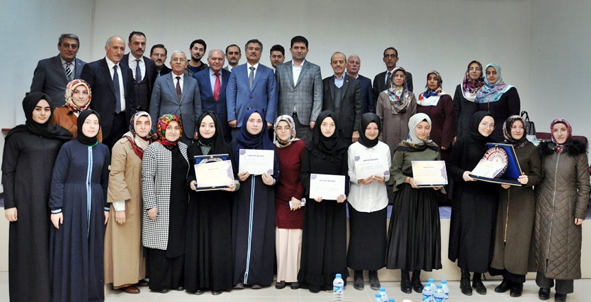 Gümüşhane merkez ve 5 ilçe İmam Hatip Liselerinden kız öğrencilerin