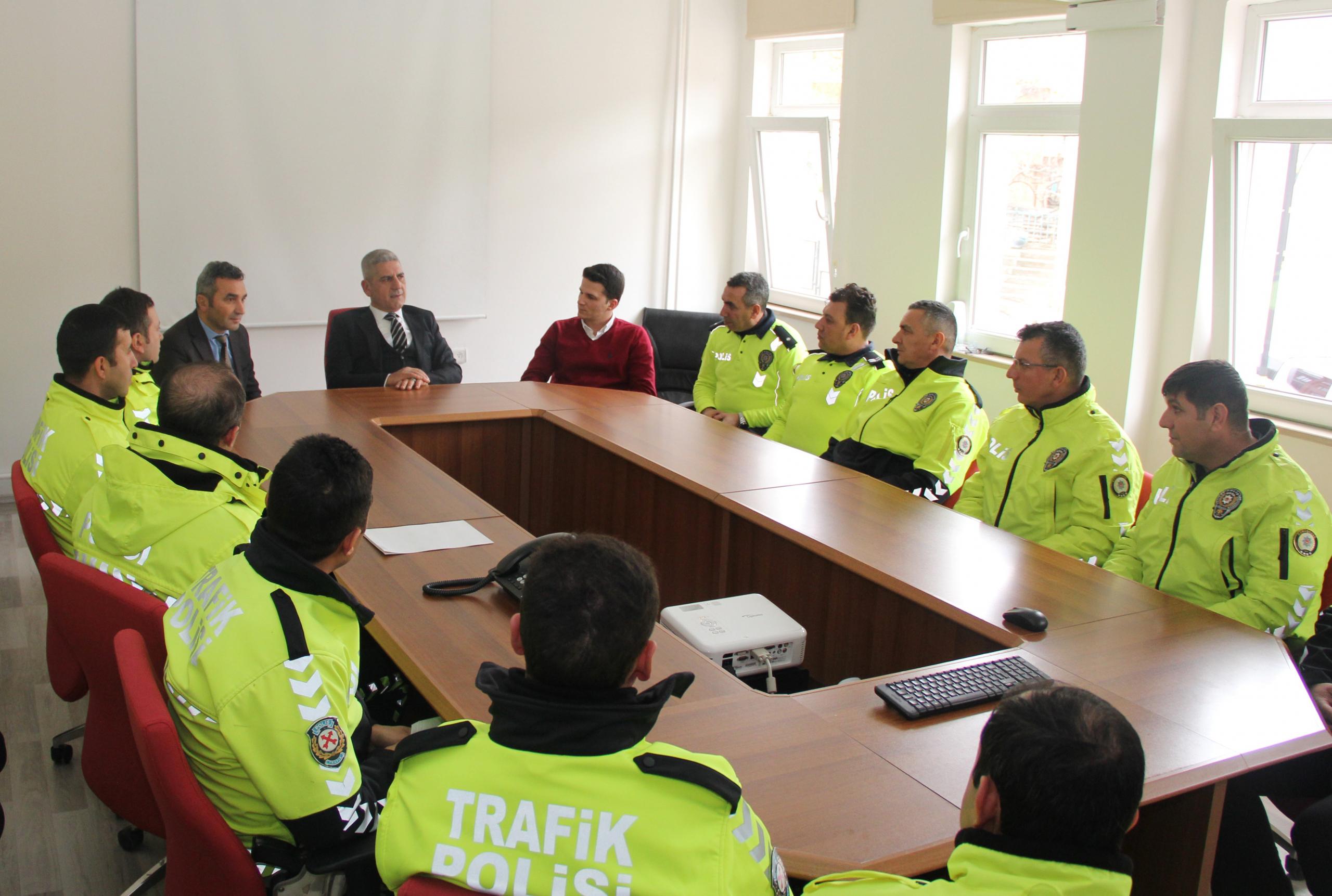 Gümüşhane İl Emniyet Müdürlü’ğünde görev yapan 21 trafik polisine Trafik
