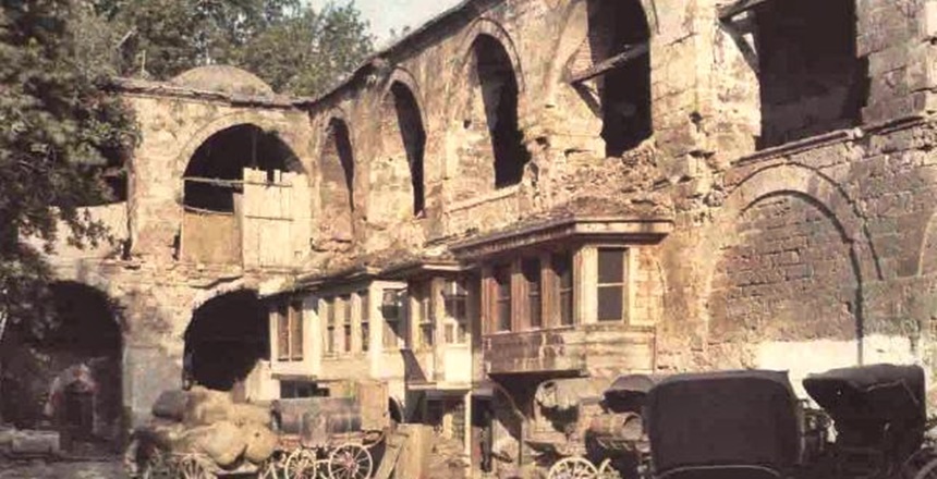 ARAŞTIRMACI, EĞİTİMCİ YAZAR NİYAZİ KARABULUT Issız Yolların Hareketli Mekanları: Hanlar