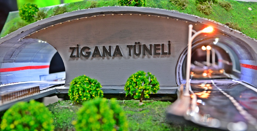 Ulaştırma ve Altyapı Bakanı Mehmet Cahit Turhan, çeşitli incelemelerde bulunmak