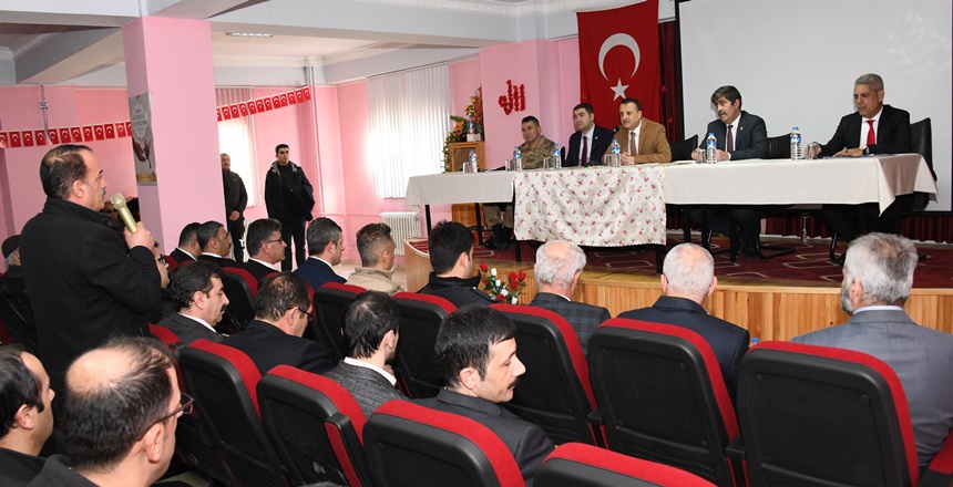 Gümüşhane Valisi Kamuran Taşbilek, ilçe halk toplantılarının ikincisini 19 Ocak