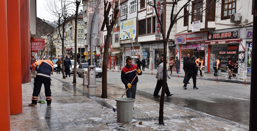 Gümüşhane Belediyesi “virüsden korunma&nbsp; yolu hijyenden geçer” ilkesiyle Koronavirüs tedbirleri