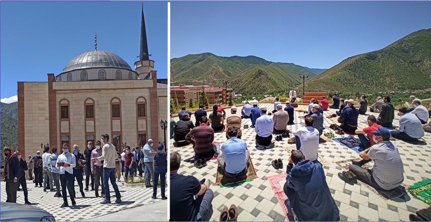 Gümüşhane Üniversitesi kampüs alanı içerisinde yer alan Kampüs Camii avlusunda
