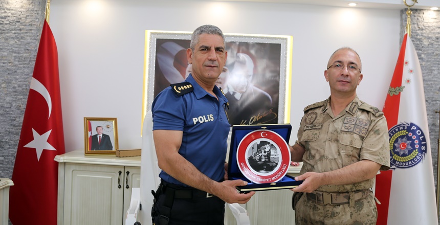 Gümüşhane’deki askeri birlikleri denetlemek üzere Gümüşhane’ye gelen Giresun Jandarma Bölge