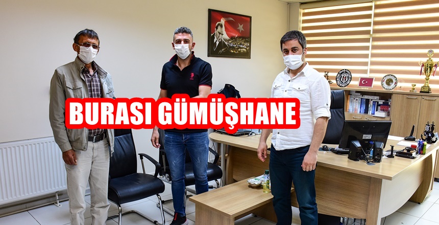 Gümüşhane’de Cüneyt Tonyalı isimli genç kaldırımda bulduğu içinde 1000 lira